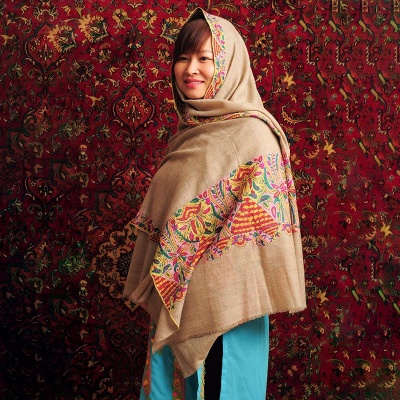 艾茜娜古绣庄KASHSIR手绣碎花围巾200×70cm
